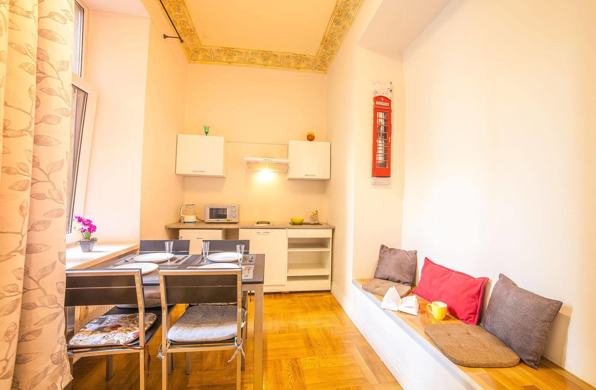 Mosaic Center Apartments Riga Bagian luar foto